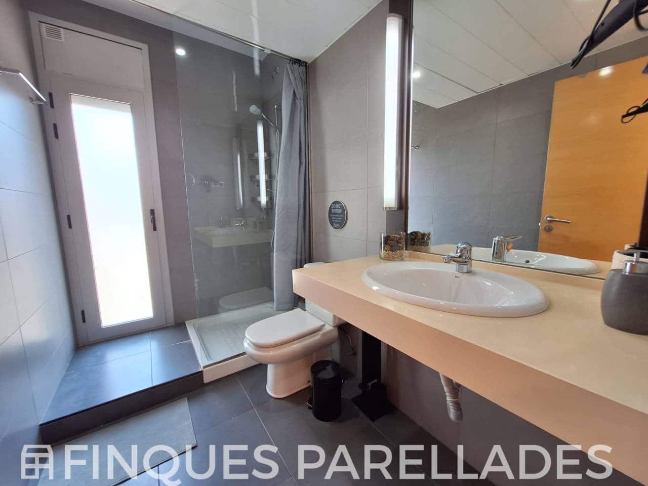 4 chambre Villa/Maison à vendre à Canyelles avec piscine garage - 599 000 € (Ref: 9950908)