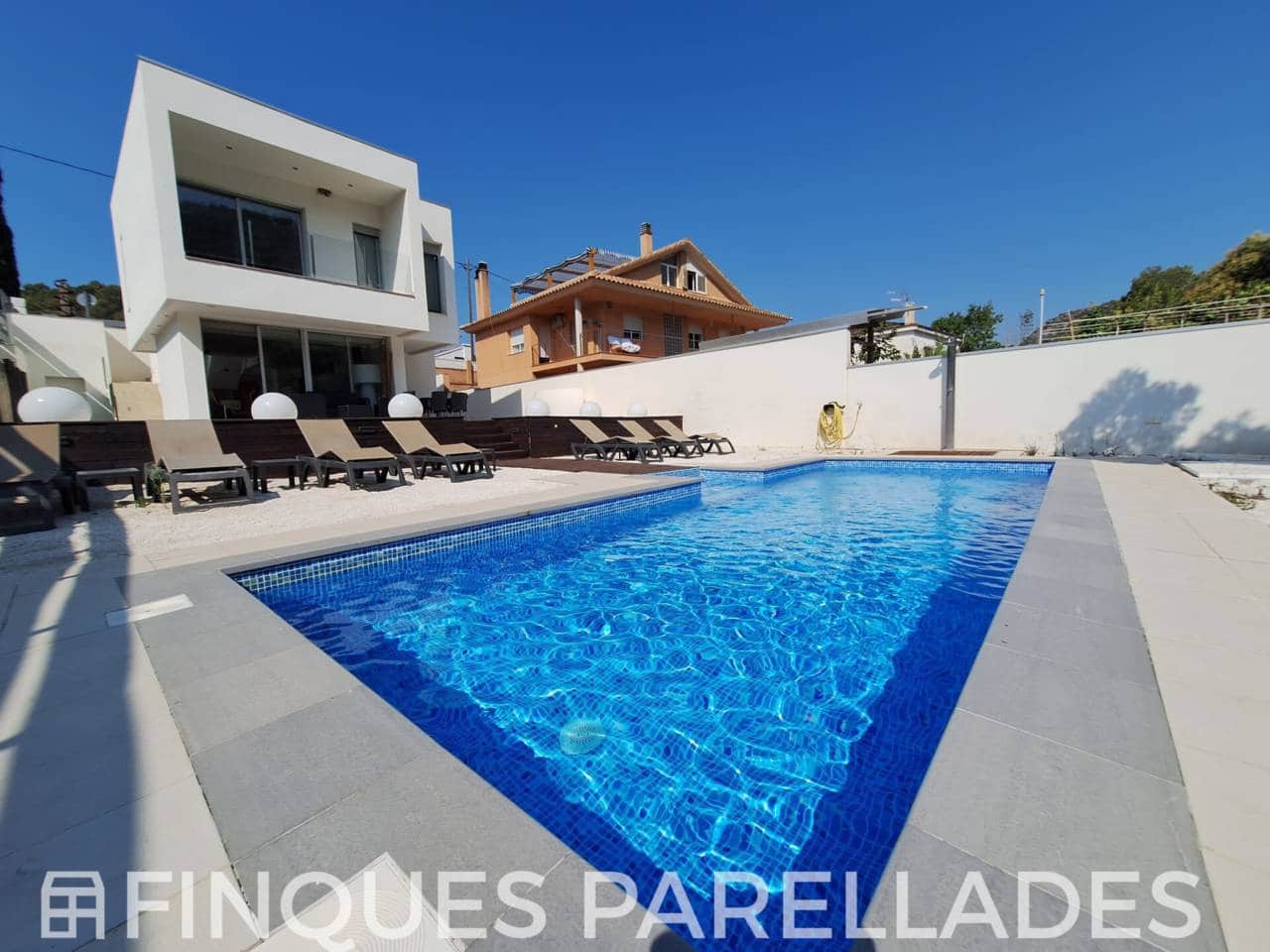 4 chambre Villa/Maison à vendre à Canyelles avec piscine garage - 599 000 € (Ref: 9950908)
