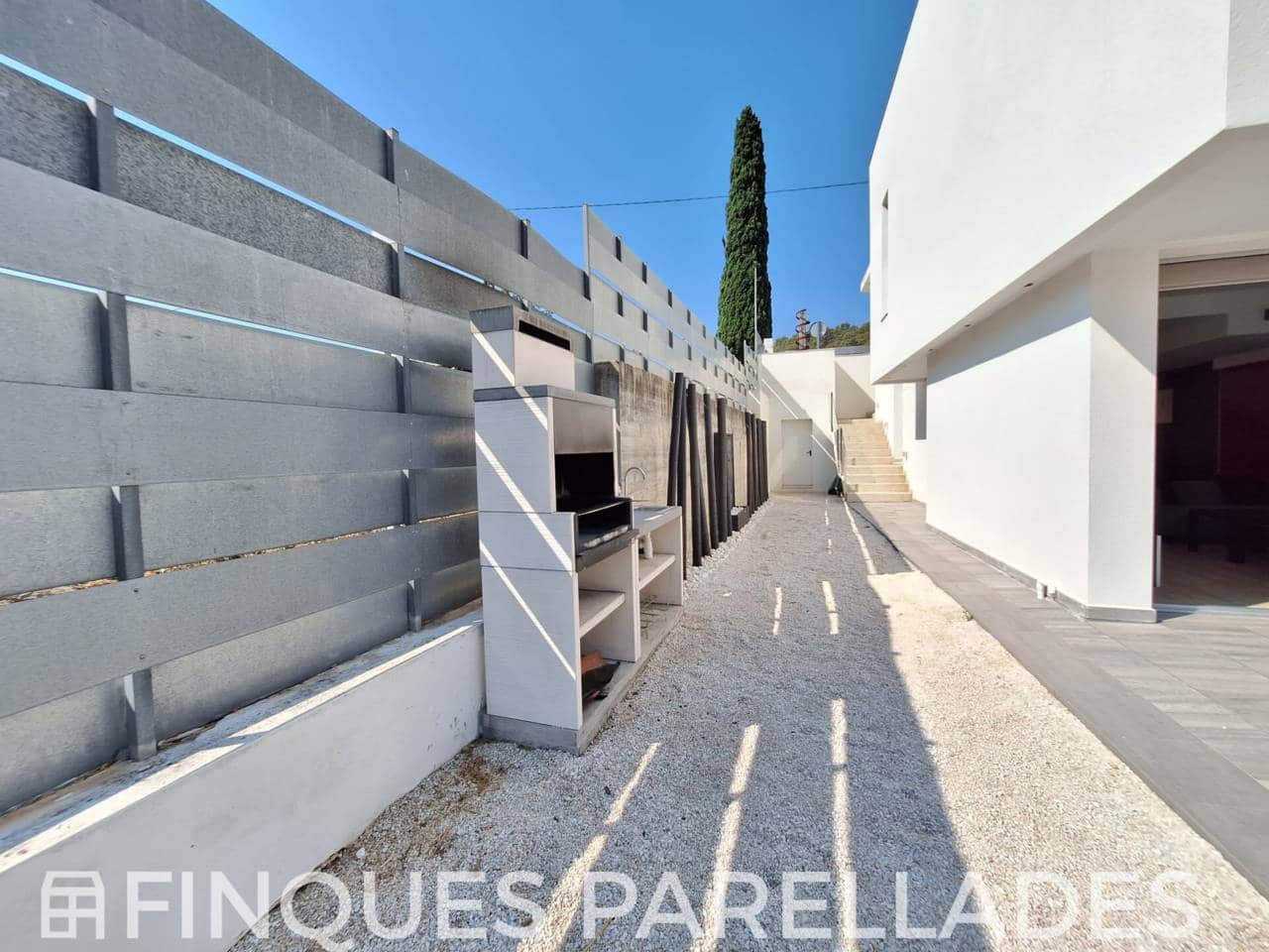 4 chambre Villa/Maison à vendre à Canyelles avec piscine garage - 599 000 € (Ref: 9950908)