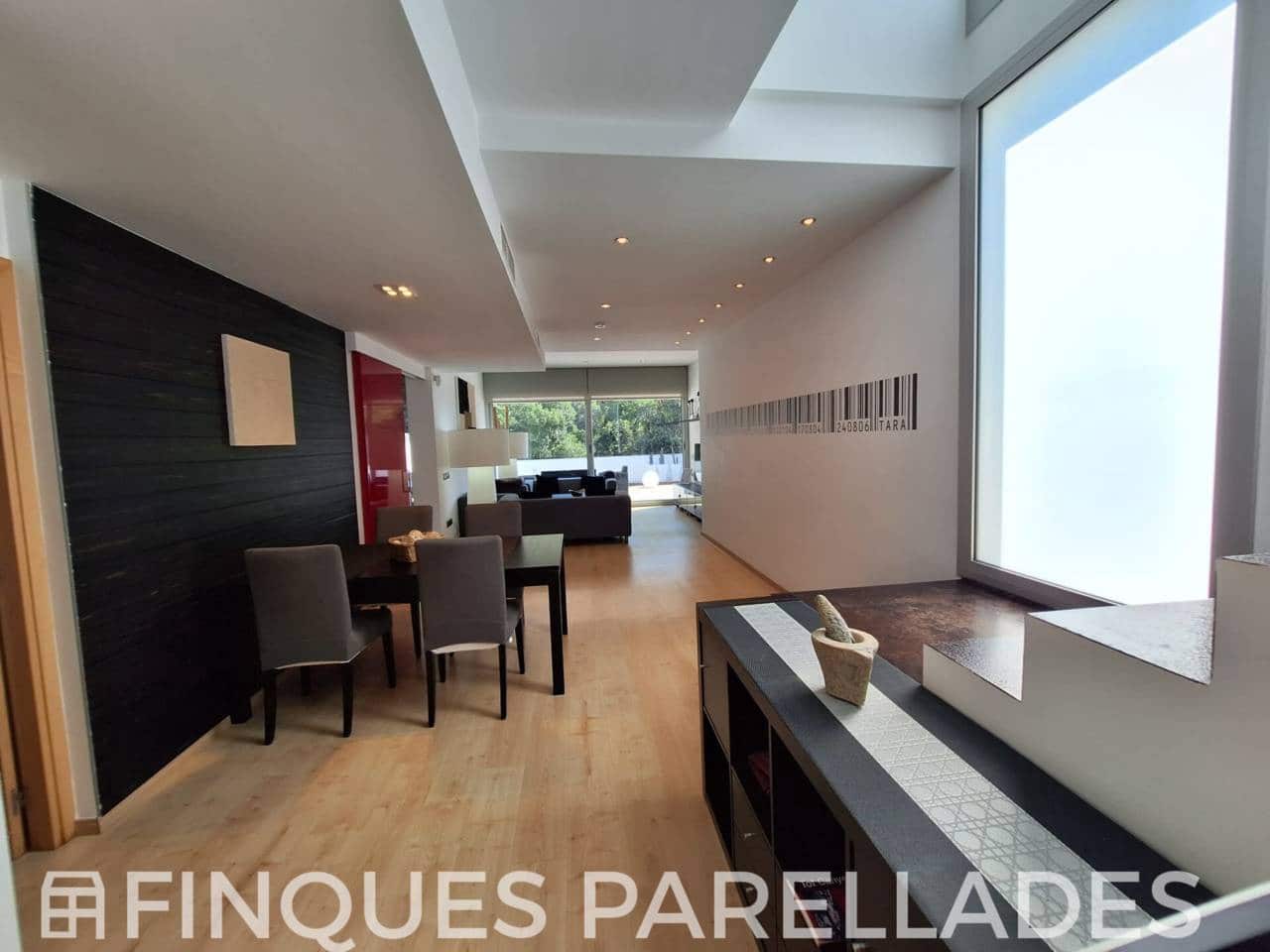 4 chambre Villa/Maison à vendre à Canyelles avec piscine garage - 599 000 € (Ref: 9950908)