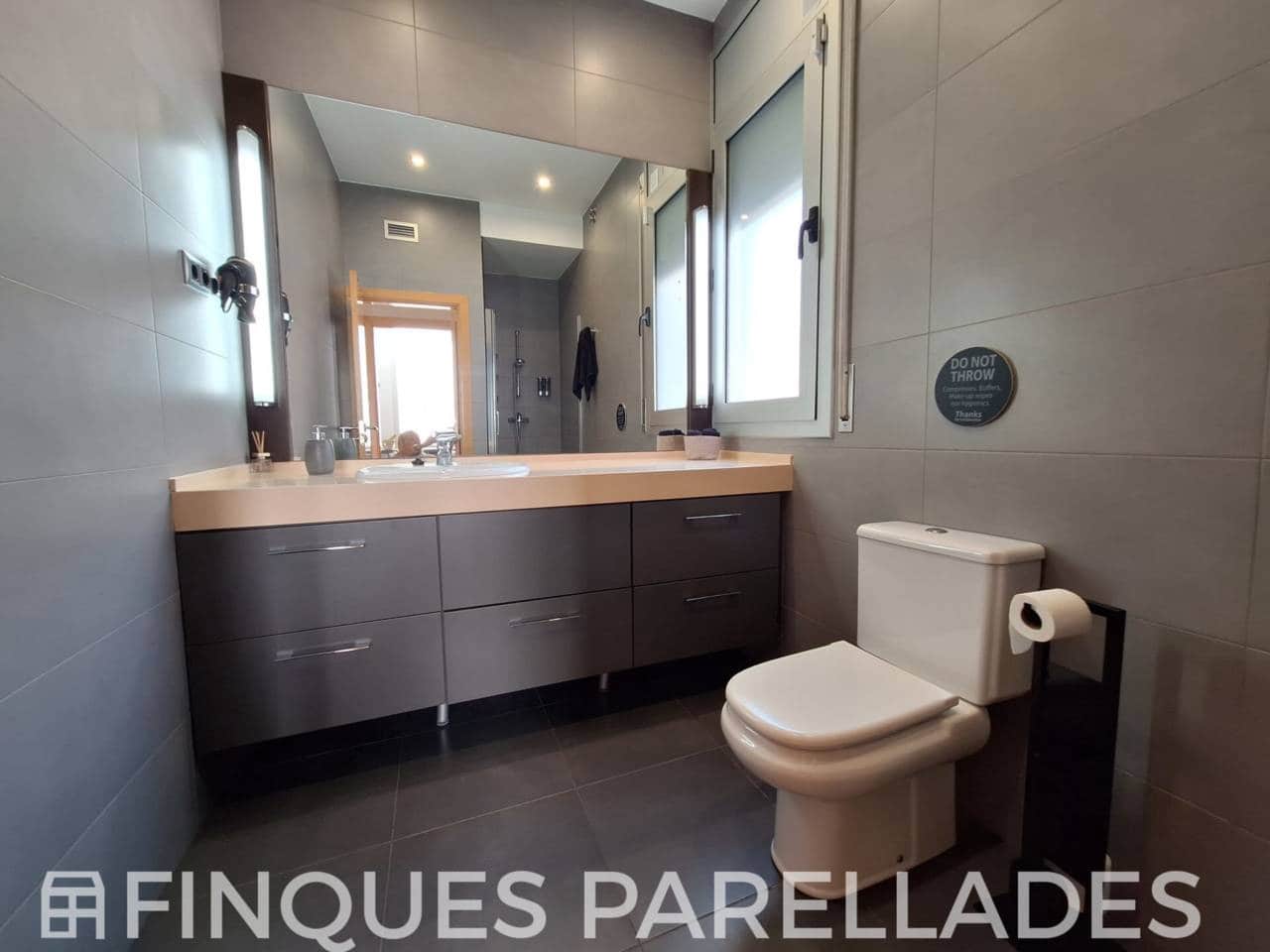 4 chambre Villa/Maison à vendre à Canyelles avec piscine garage - 599 000 € (Ref: 9950908)