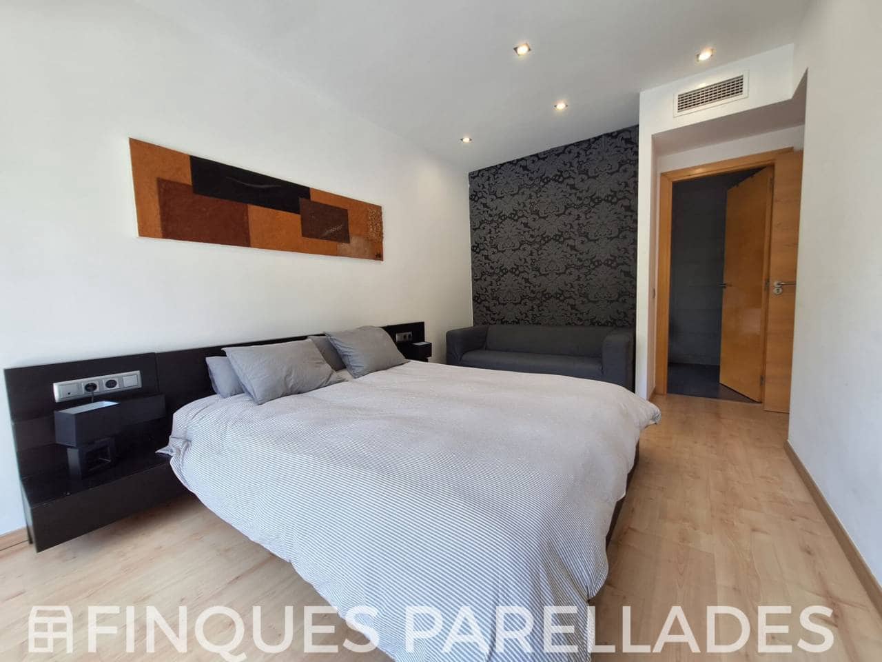 4 chambre Villa/Maison à vendre à Canyelles avec piscine garage - 599 000 € (Ref: 9950908)