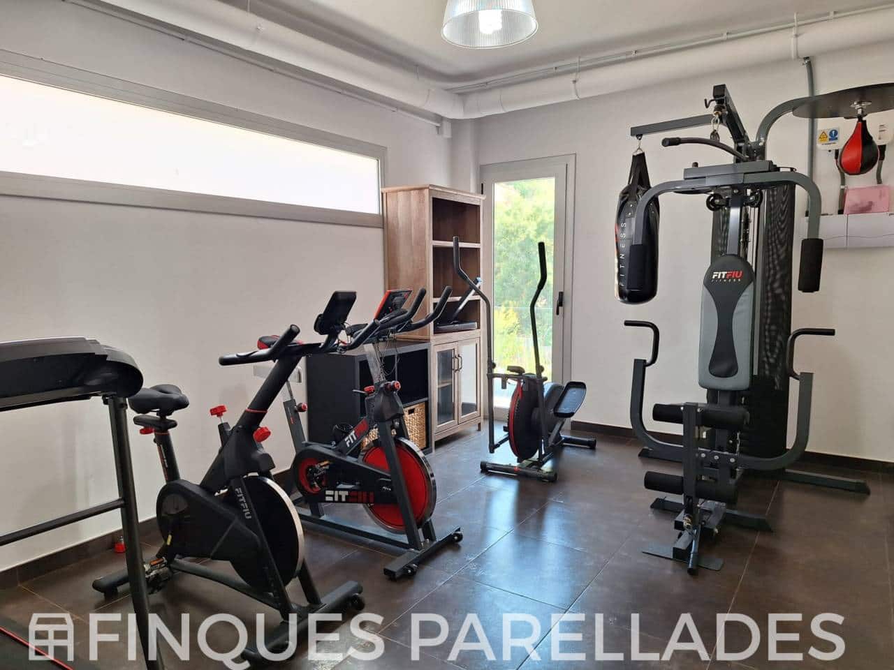4 chambre Villa/Maison à vendre à Canyelles avec piscine garage - 599 000 € (Ref: 9950908)