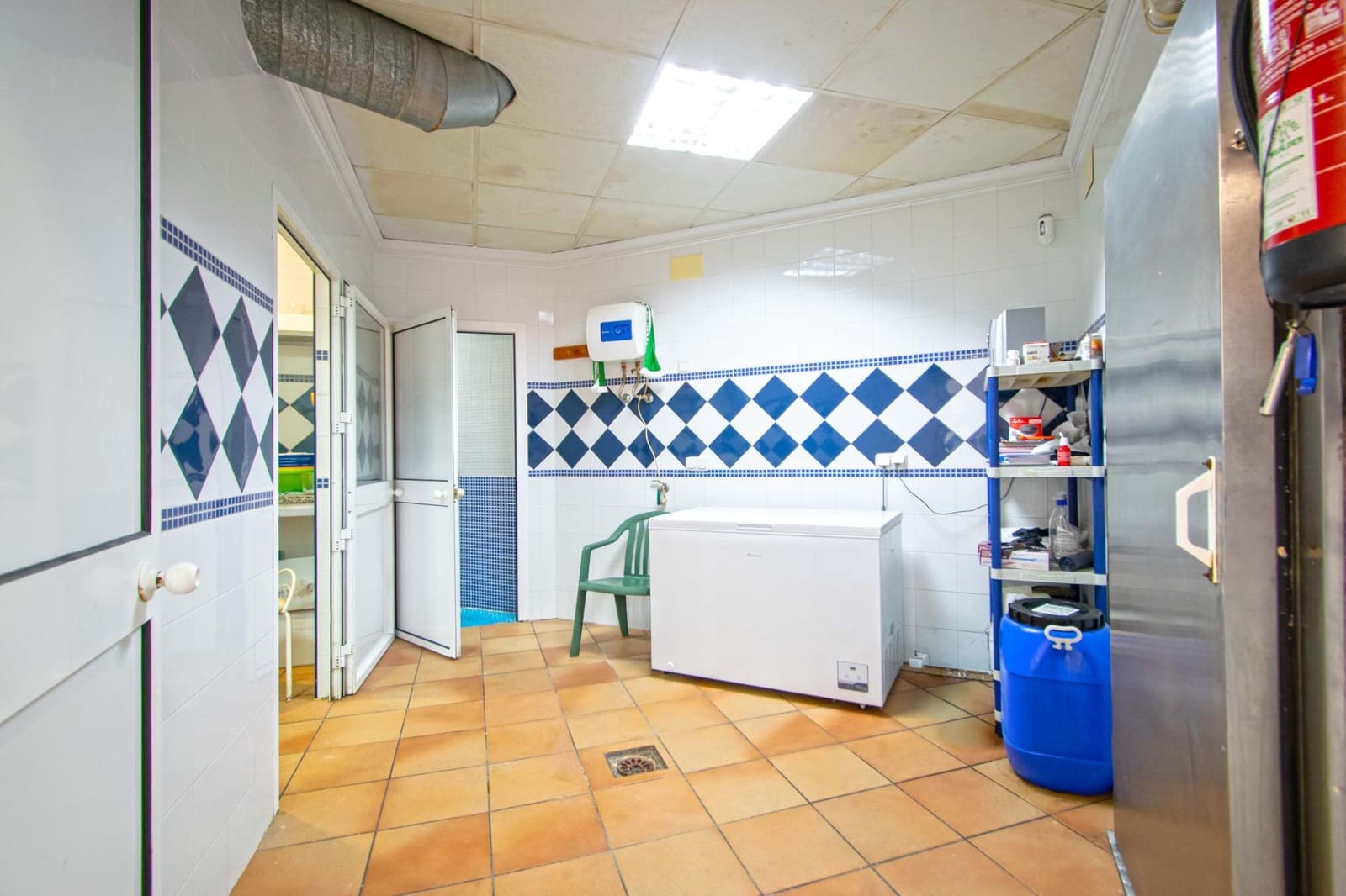Gewerbe zu verkaufen in Montequinto - 170.000 € (Ref: 10003756)