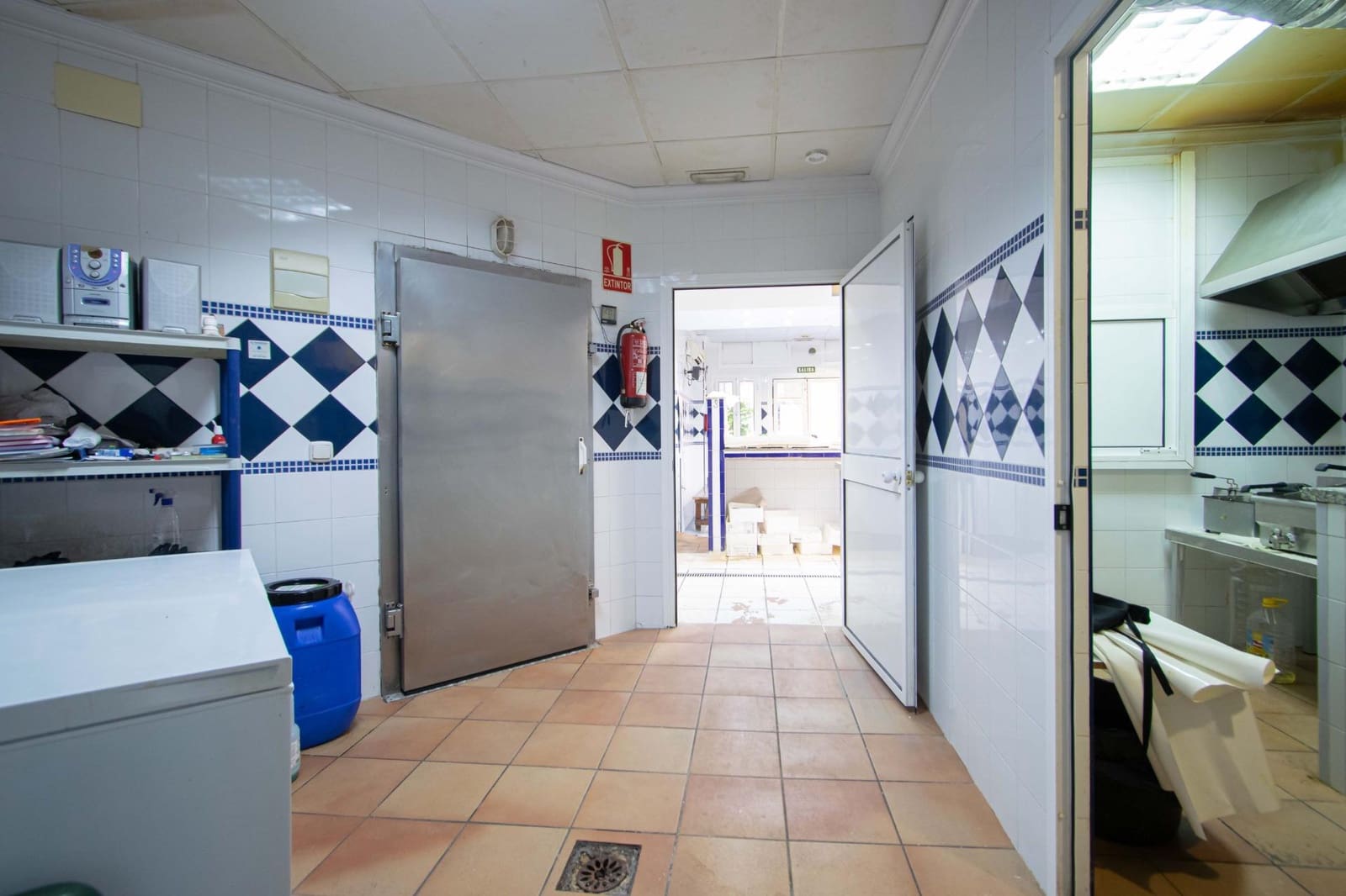 Gewerbe zu verkaufen in Montequinto - 170.000 € (Ref: 10003756)