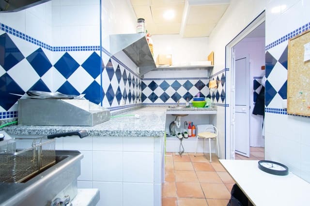 Gewerbe zu verkaufen in Montequinto, Dos Hermanas - 170.000 € (Ref: 10003756)