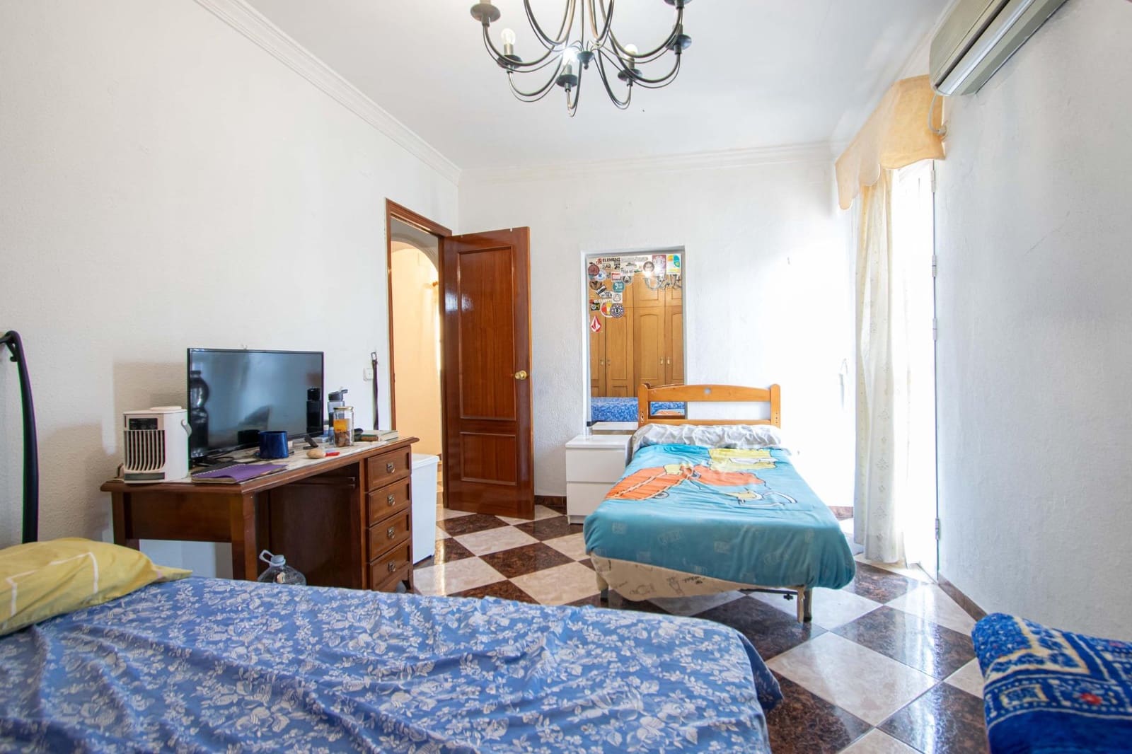 4 bedroom Commercial for sale in Camas - € 395,000 (Ref: 10003757)