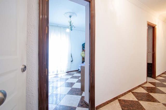 4 bedroom Commercial for sale in Camas - € 395,000 (Ref: 10003757)