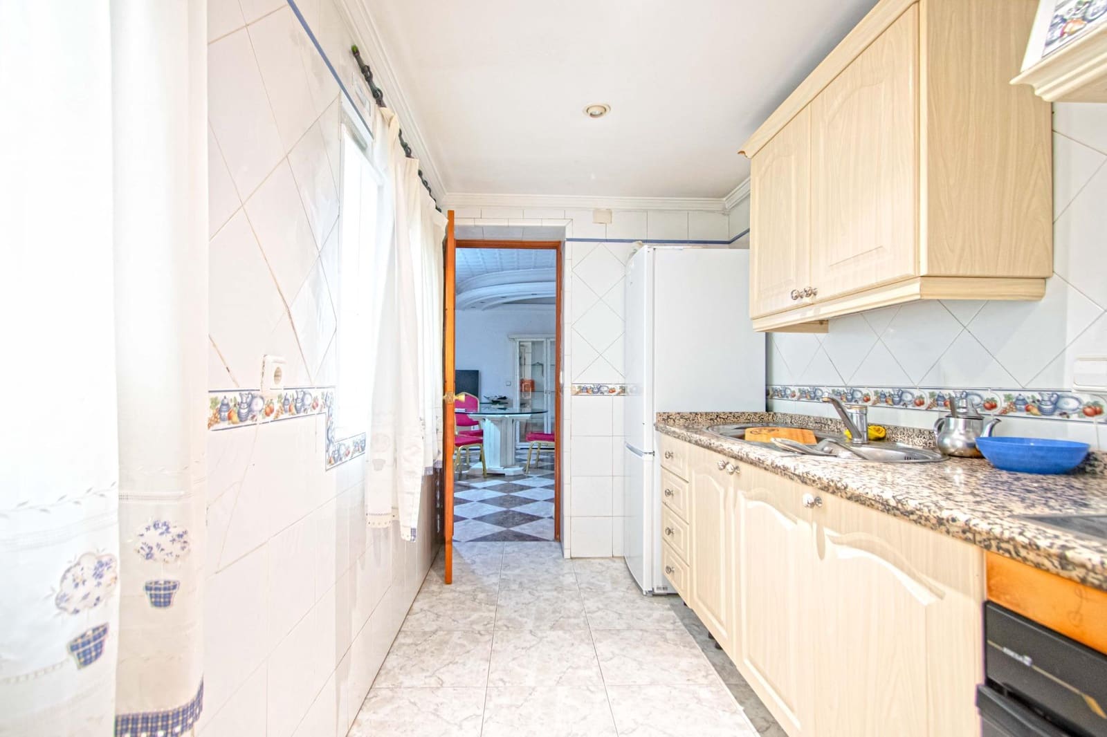 4 bedroom Commercial for sale in Camas - € 395,000 (Ref: 10003757)