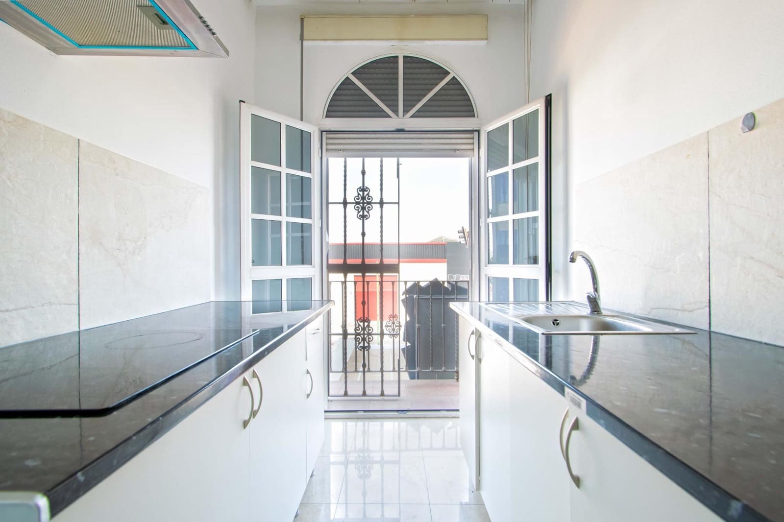 4 bedroom Commercial for sale in Camas - € 395,000 (Ref: 10003757)