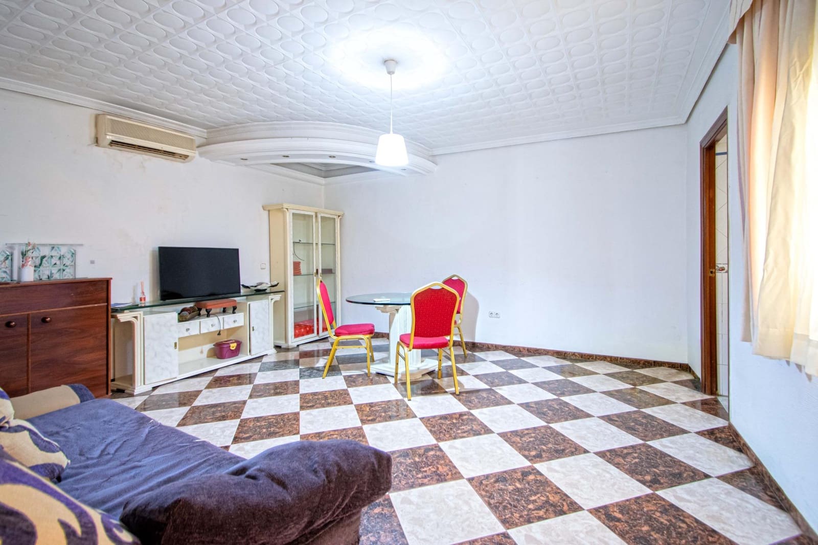 4 bedroom Commercial for sale in Camas - € 395,000 (Ref: 10003757)