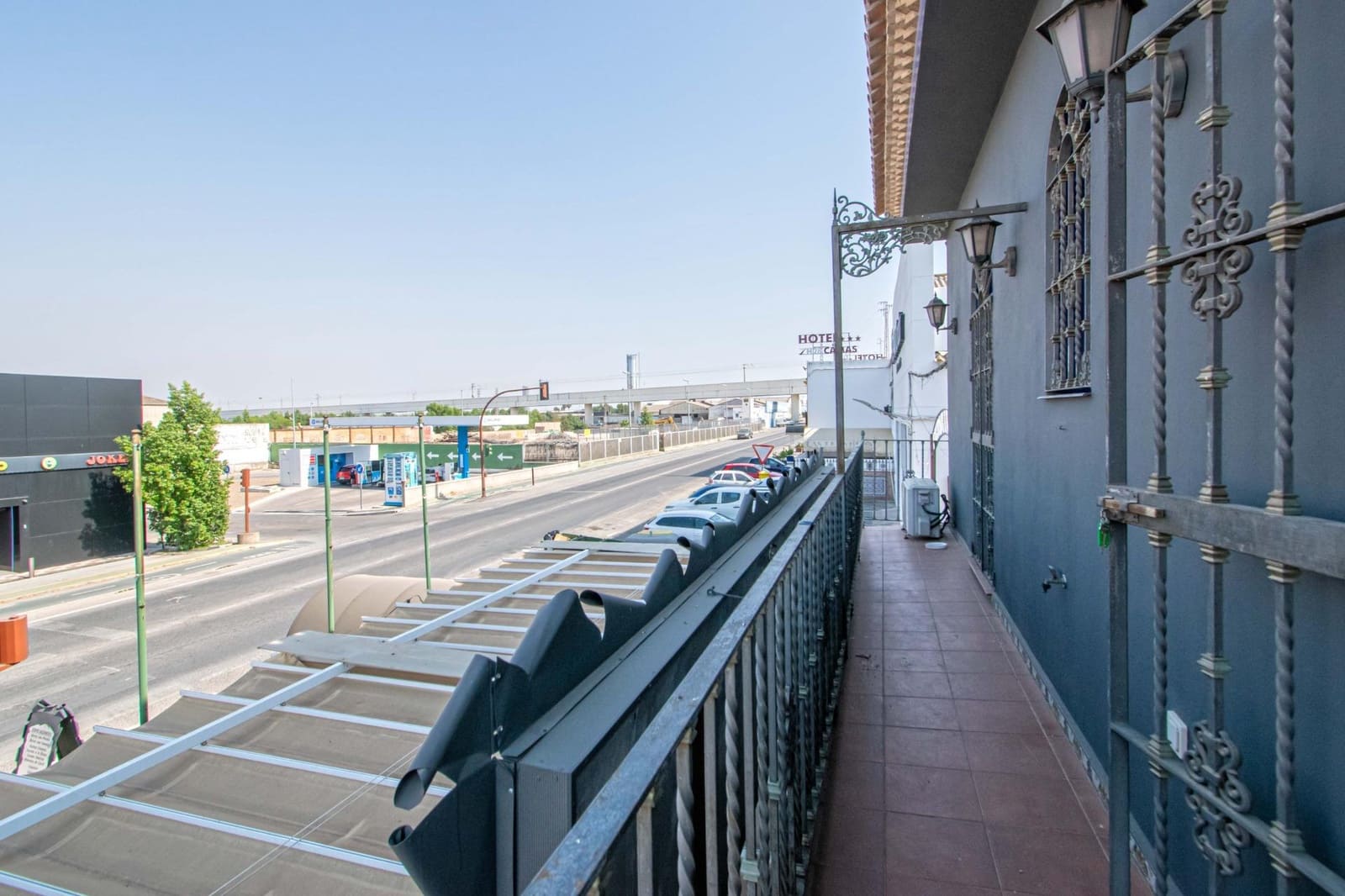 4 bedroom Commercial for sale in Camas - € 395,000 (Ref: 10003757)