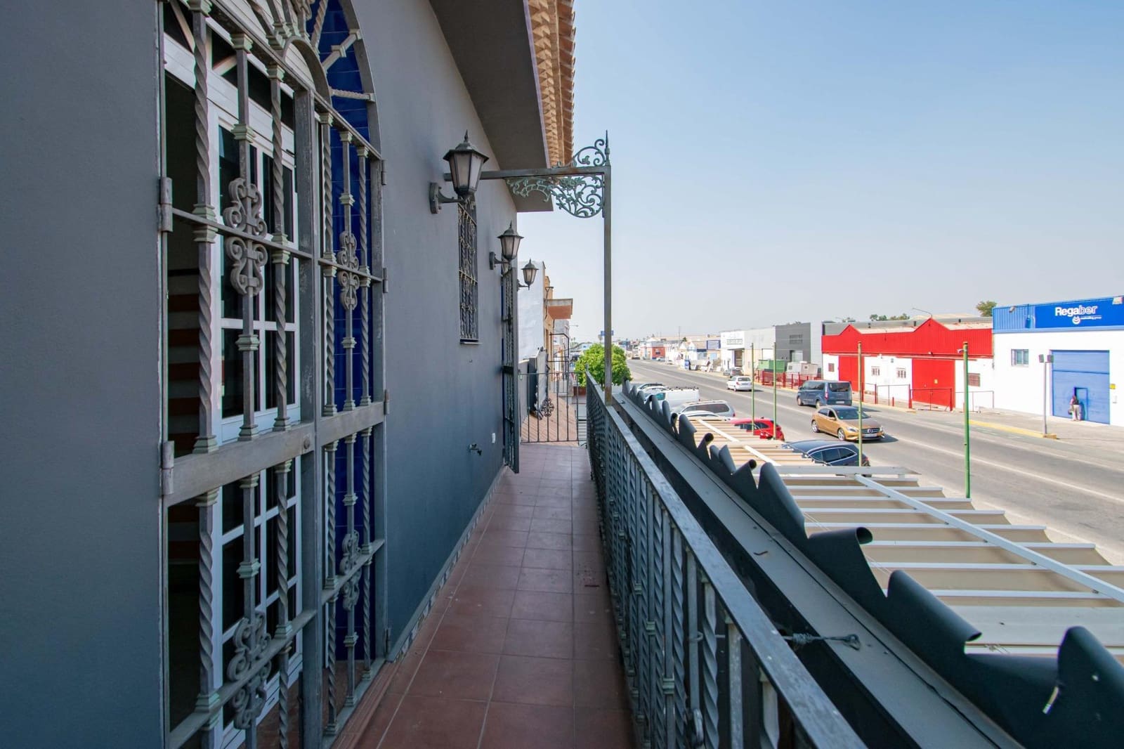 4 bedroom Commercial for sale in Camas - € 395,000 (Ref: 10003757)