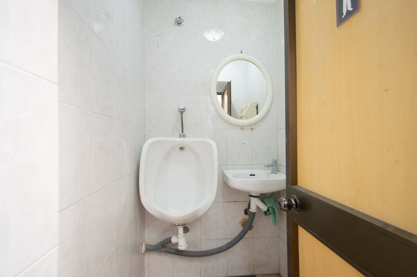 4 bedroom Commercial for sale in Camas - € 395,000 (Ref: 10003757)
