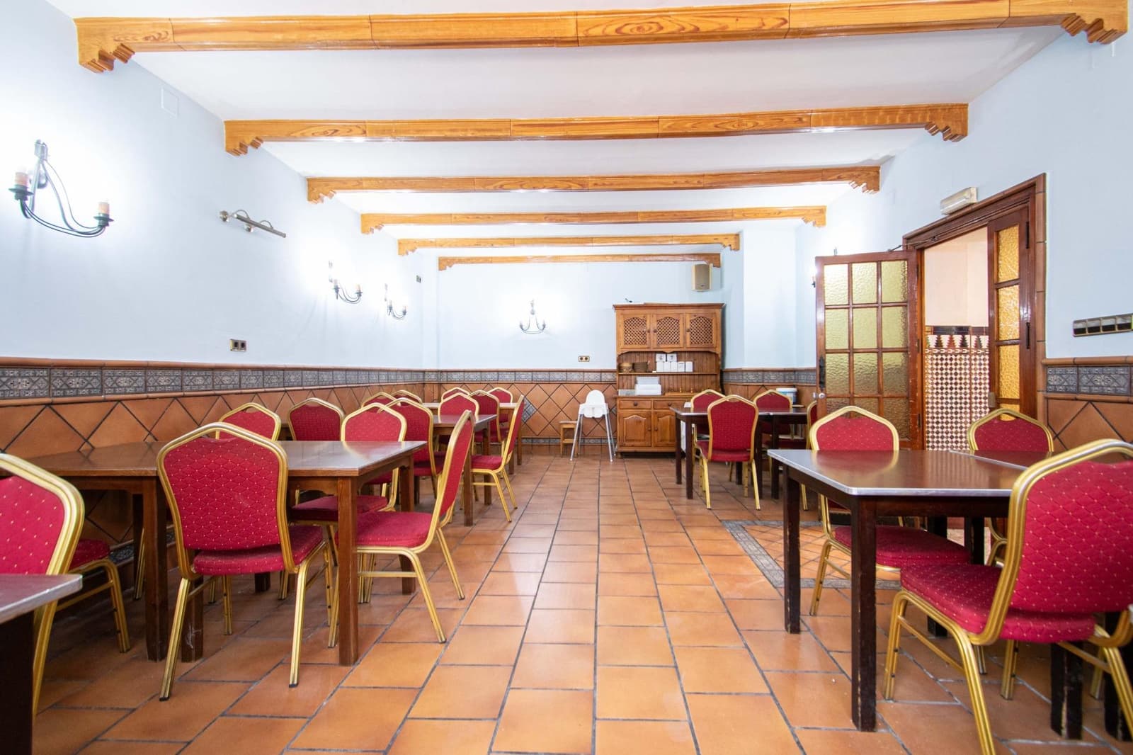 4 bedroom Commercial for sale in Camas - € 395,000 (Ref: 10003757)