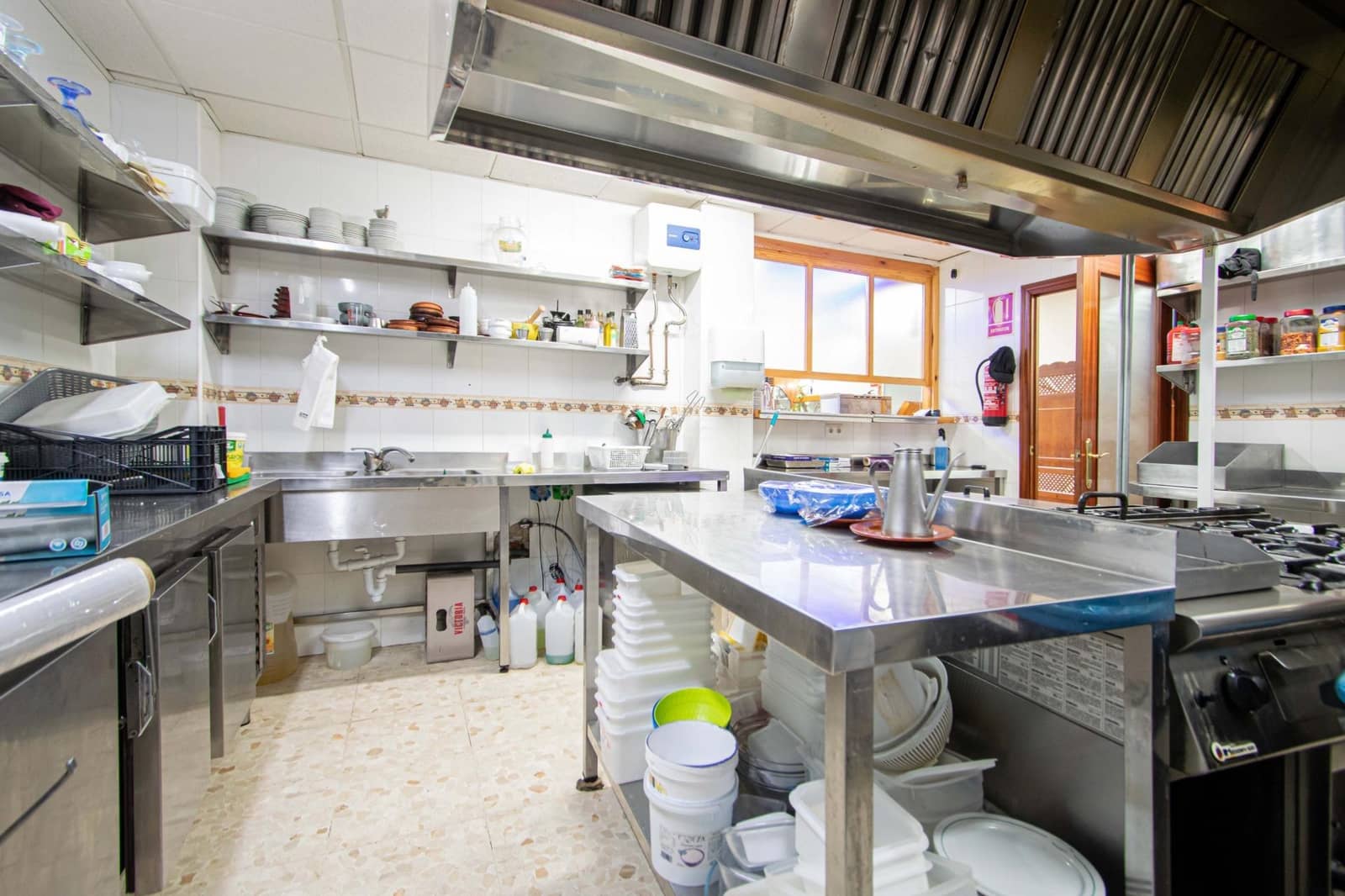 4 bedroom Commercial for sale in Camas - € 395,000 (Ref: 10003757)
