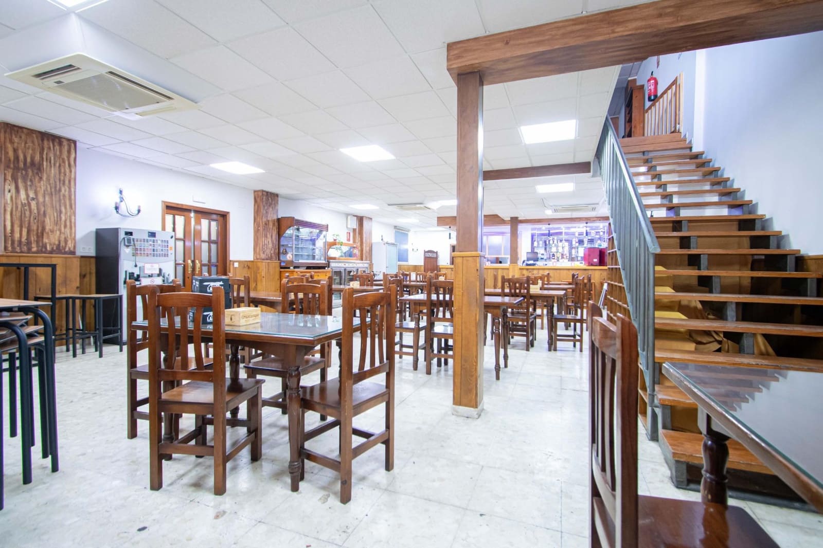 4 bedroom Commercial for sale in Camas - € 395,000 (Ref: 10003757)