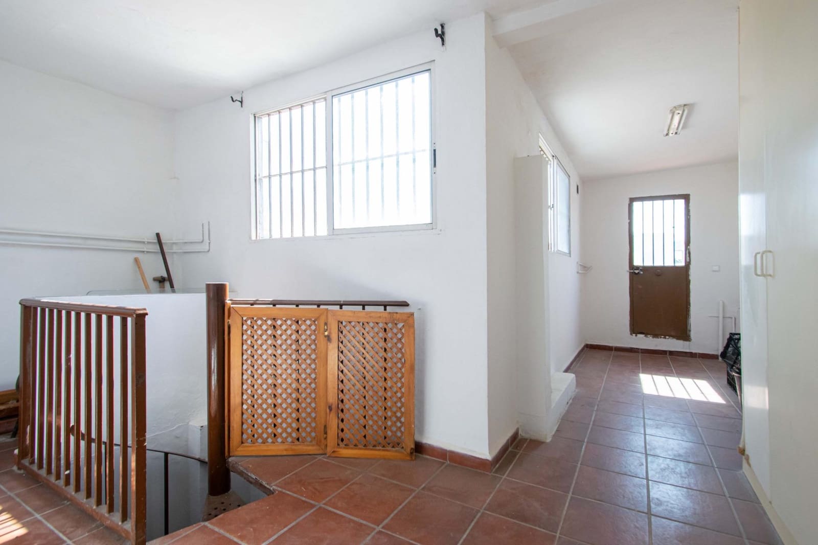4 bedroom Commercial for sale in Camas - € 395,000 (Ref: 10003757)