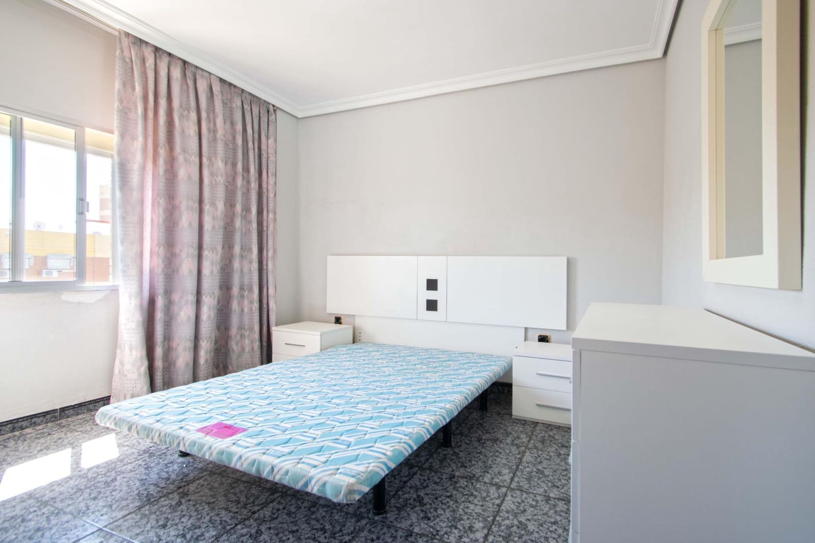 3 slaapkamer Flat te koop in Sevilla stad - € 179.000 (Ref: 10005711)