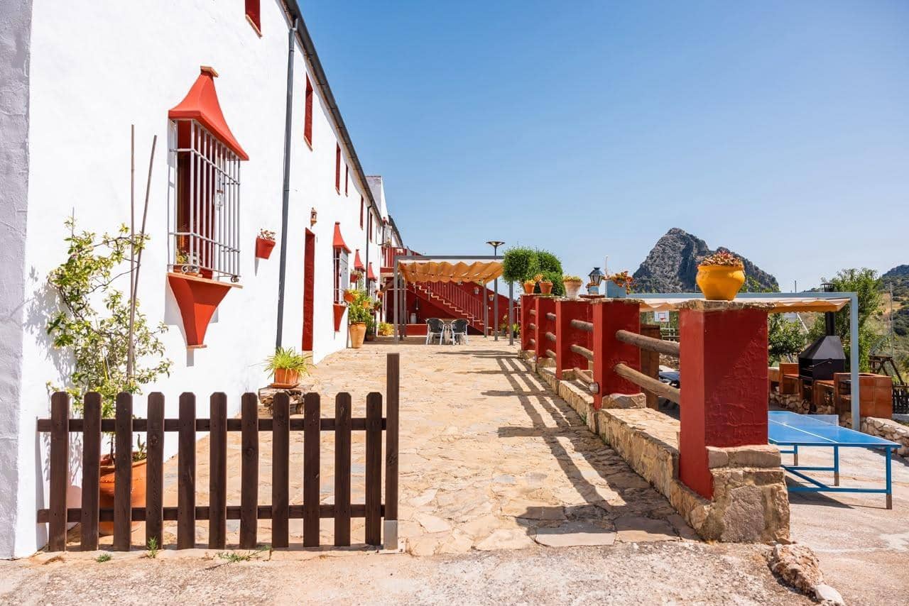 Finca/Casa Rural de 28 habitaciones en Montejaque en venta con piscina - 3.181.500 € (Ref: 10006360)