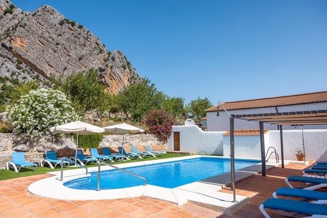 Finca/Casa Rural de 28 habitaciones en Montejaque en venta con piscina - 3.181.500 € (Ref: 10006360)