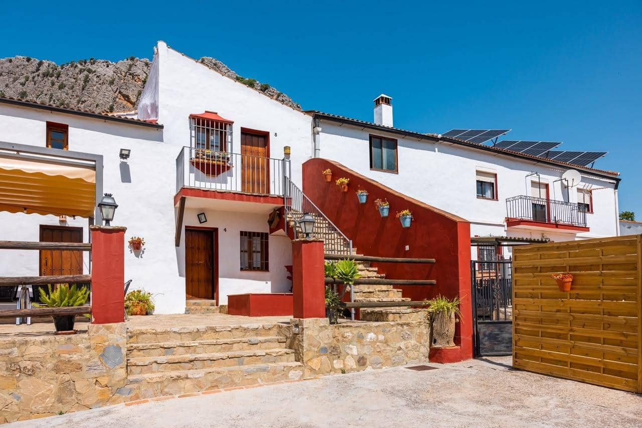 Finca/Casa Rural de 28 habitaciones en Montejaque en venta con piscina - 3.181.500 € (Ref: 10006360)