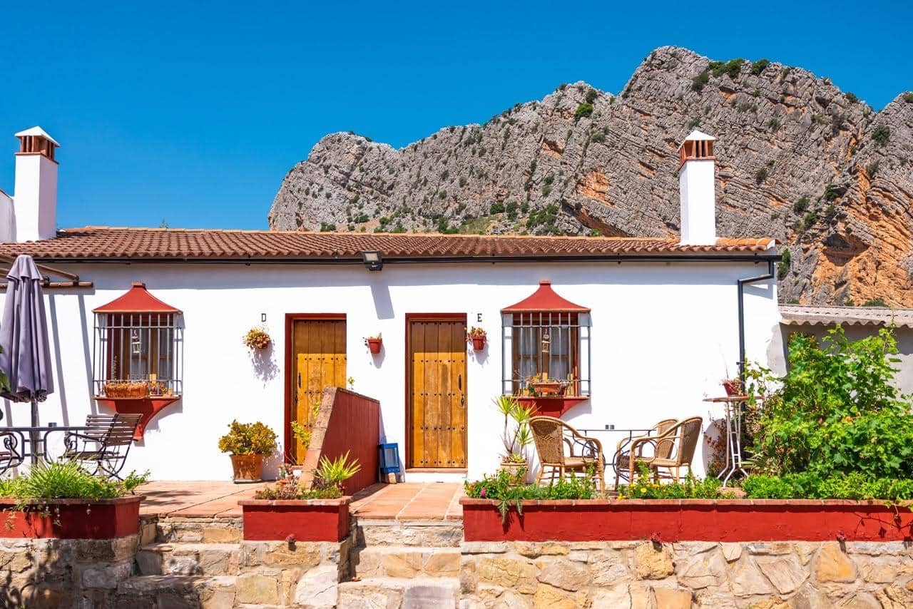Finca/Casa Rural de 28 habitaciones en Montejaque en venta con piscina - 3.181.500 € (Ref: 10006360)