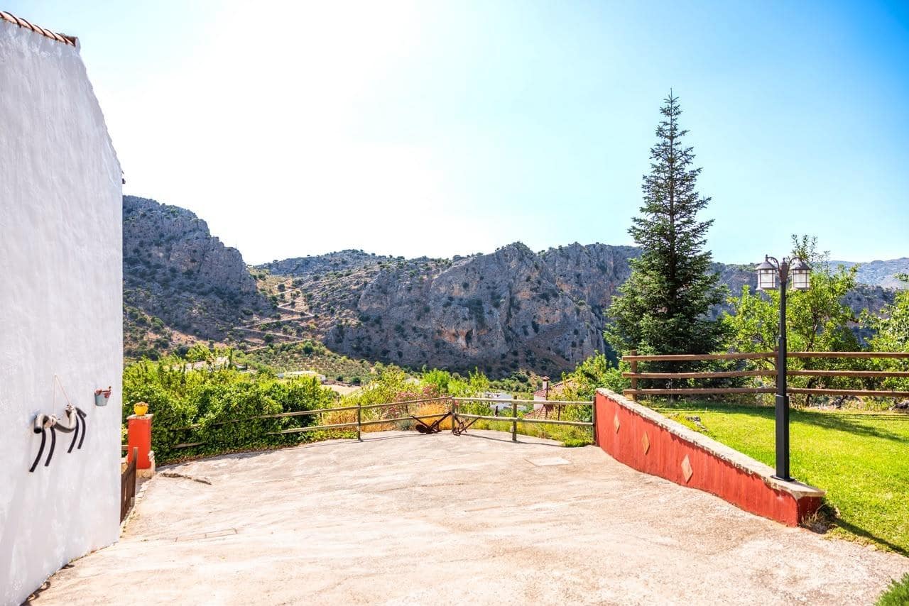 Finca/Casa Rural de 28 habitaciones en Montejaque en venta con piscina - 3.181.500 € (Ref: 10006360)