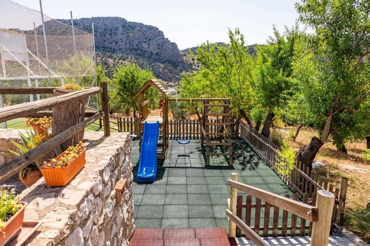 Finca/Casa Rural de 28 habitaciones en Montejaque en venta con piscina - 3.181.500 € (Ref: 10006360)