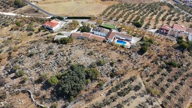 Finca/Casa Rural de 28 habitaciones en Montejaque en venta con piscina - 3.181.500 € (Ref: 10006360)