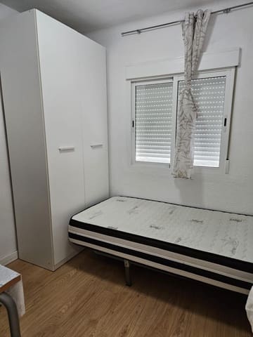 3 Zimmer Wohnung zu vermieten in Parque Alcosa, Sevilla Stadt - 850 € (Ref: 10011535)