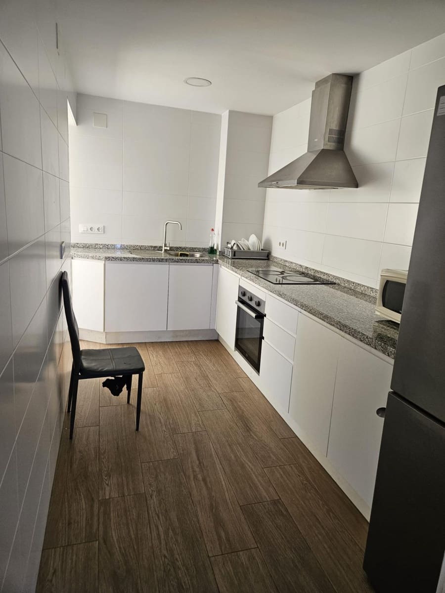 3 Zimmer Wohnung zu vermieten in Sevilla Stadt - 850 € (Ref: 10011535)