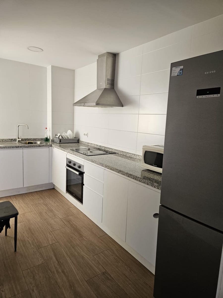 3 Zimmer Wohnung zu vermieten in Sevilla Stadt - 850 € (Ref: 10011535)