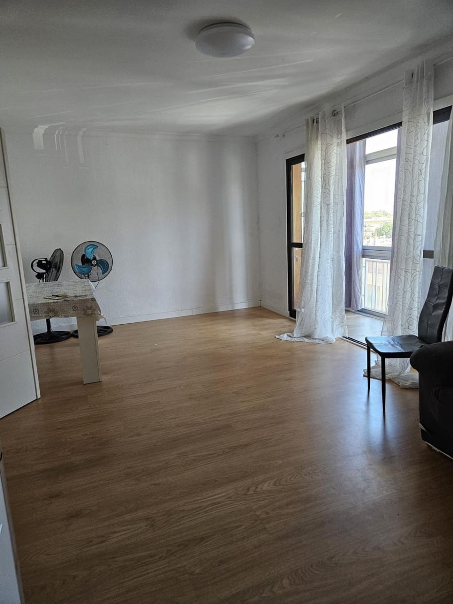 3 Zimmer Wohnung zu vermieten in Sevilla Stadt - 850 € (Ref: 10011535)