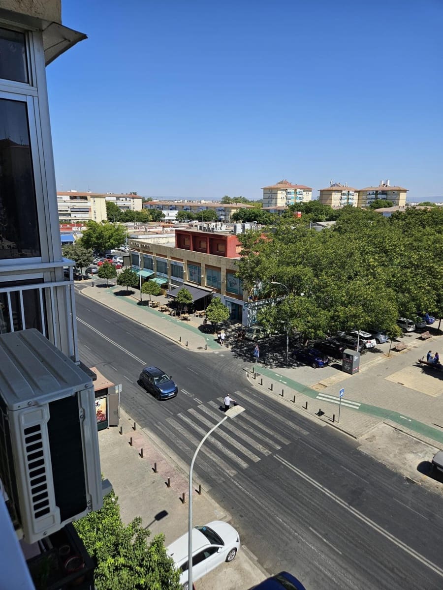 3 Zimmer Wohnung zu vermieten in Sevilla Stadt - 850 € (Ref: 10011535)