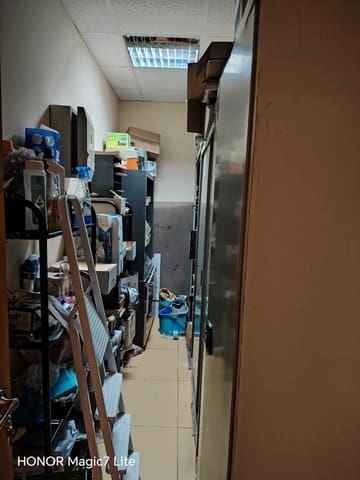 Office for sale in Seville city with garage - € 140,000 (Ref: 10011537)