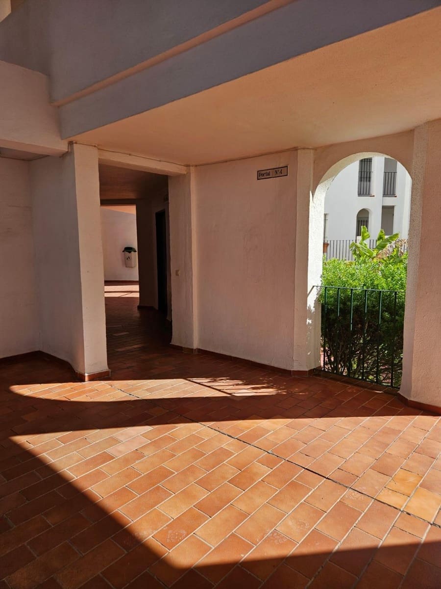 2 bedroom Flat for sale in Almonte with pool - € 170,000 (Ref: 10011538)