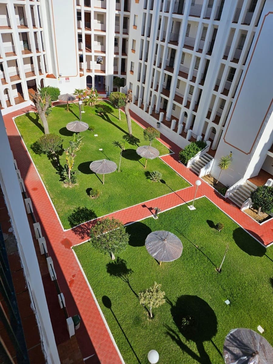 2 bedroom Flat for sale in Almonte with pool - € 170,000 (Ref: 10011538)