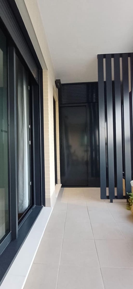 4 bedroom Flat for sale in Mairena del Aljarafe with pool garage - € 377,000 (Ref: 10013419)