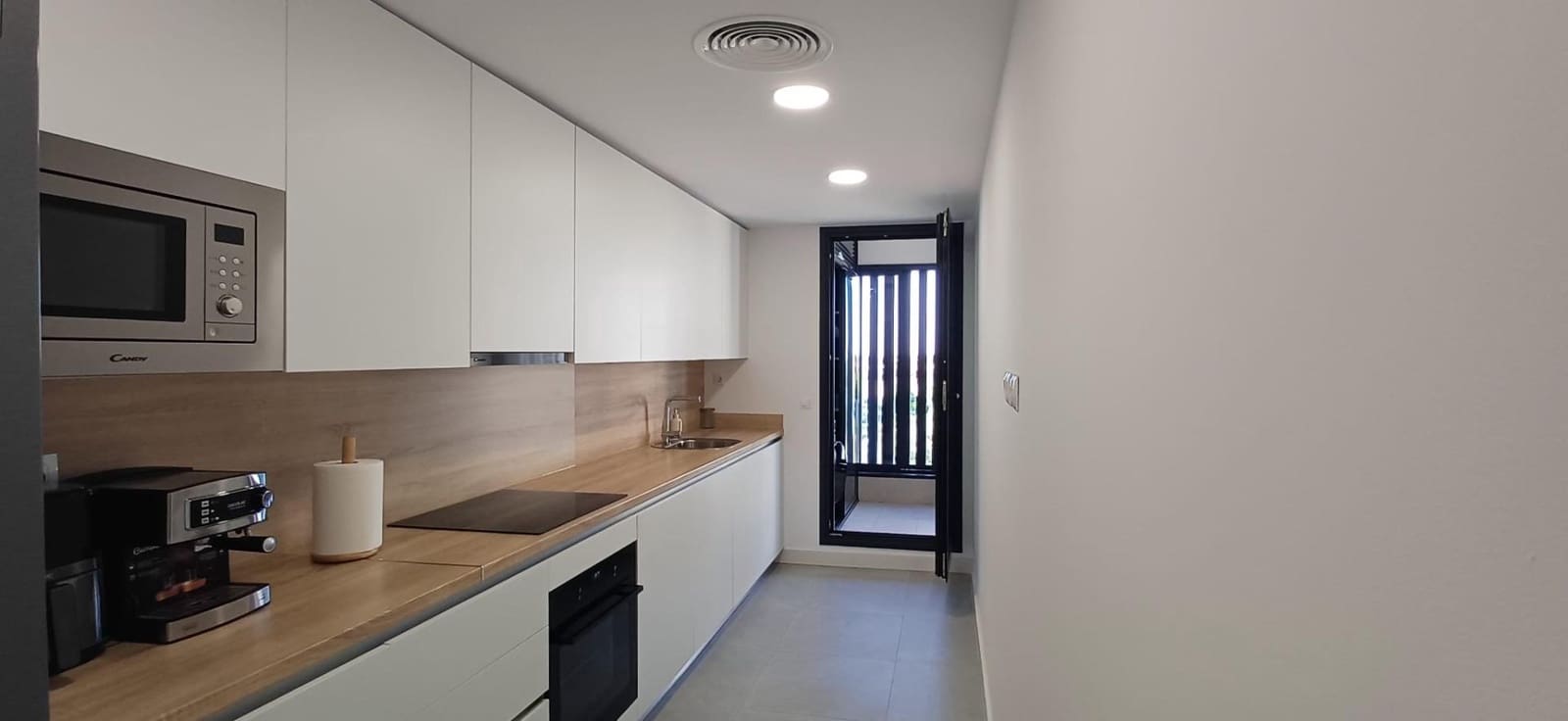 4 bedroom Flat for sale in Mairena del Aljarafe with pool garage - € 377,000 (Ref: 10013419)