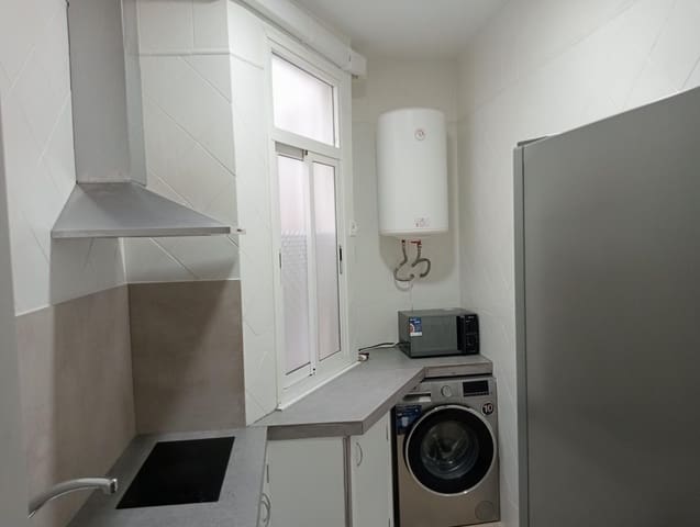 Piso de 3 habitaciones en Sevilla ciudad en alquiler - 900 € (Ref: 10013420)
