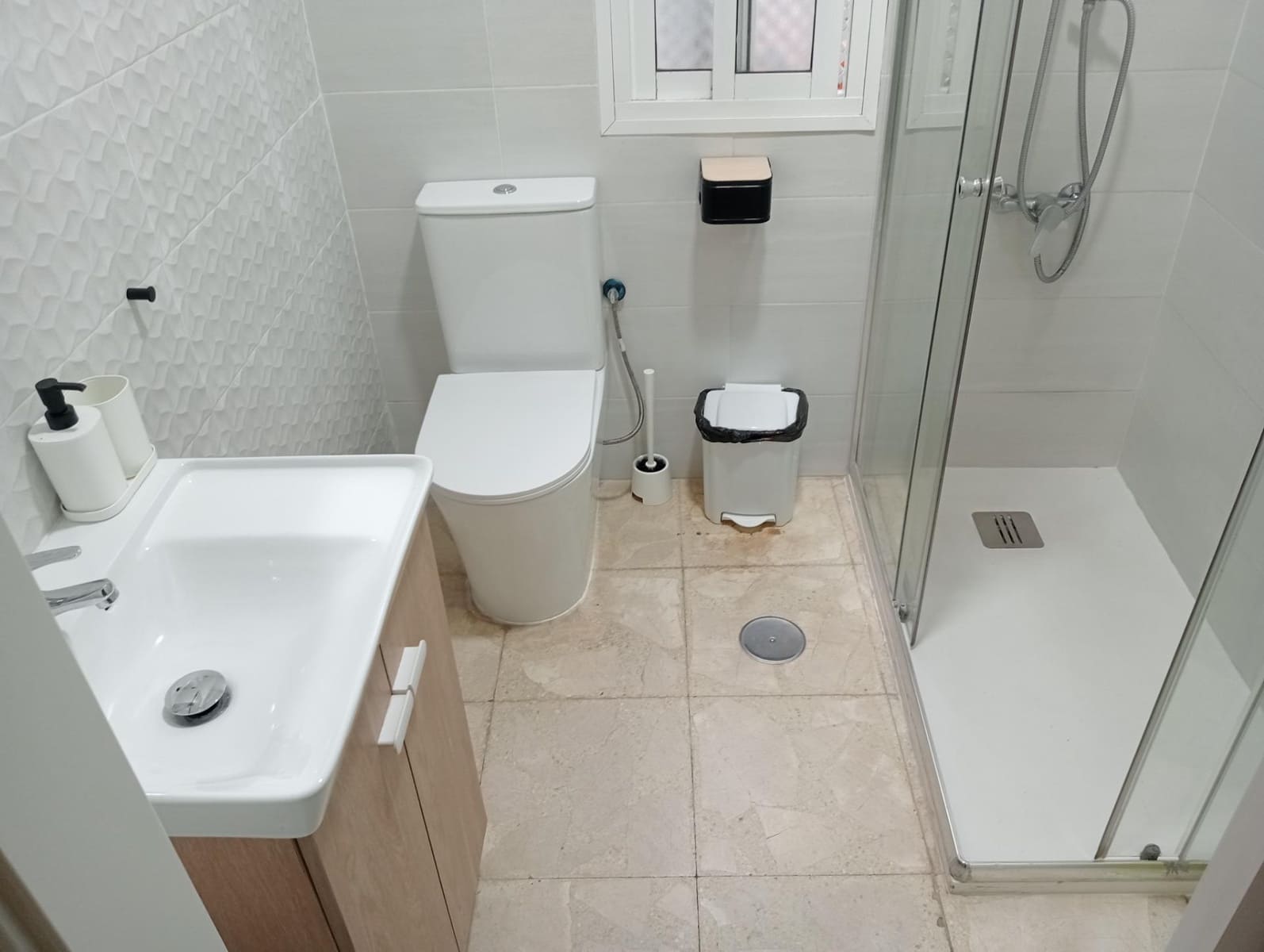 Piso de 3 habitaciones en Sevilla ciudad en alquiler - 900 € (Ref: 10013420)