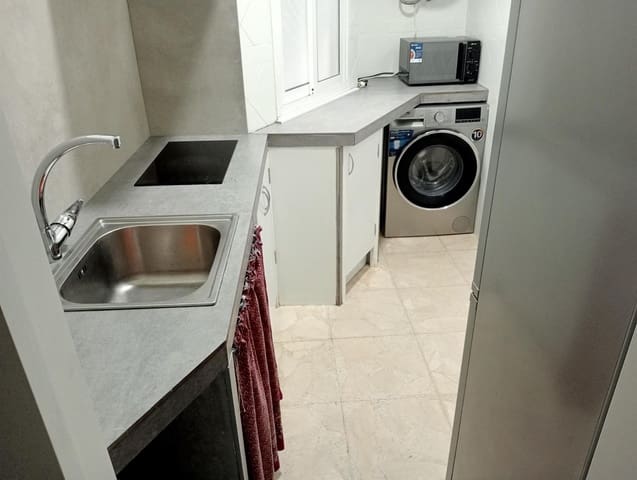 Piso de 3 habitaciones en Sevilla ciudad en alquiler - 900 € (Ref: 10013420)