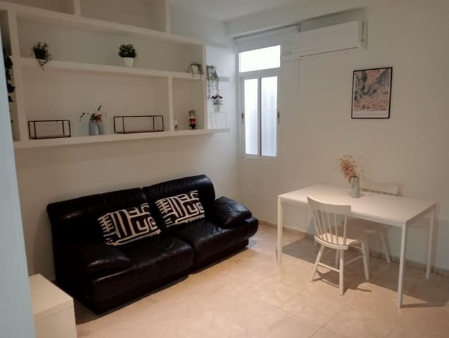 Piso de 3 habitaciones en Sevilla ciudad en alquiler - 900 € (Ref: 10013420)