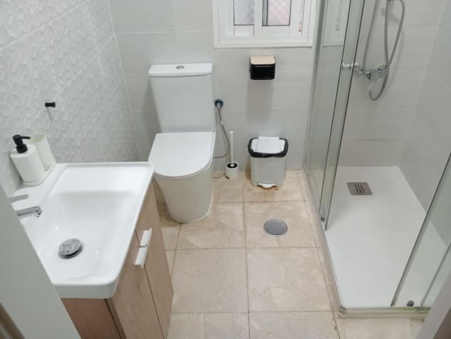 Piso de 3 habitaciones en Sevilla ciudad en alquiler - 900 € (Ref: 10013420)