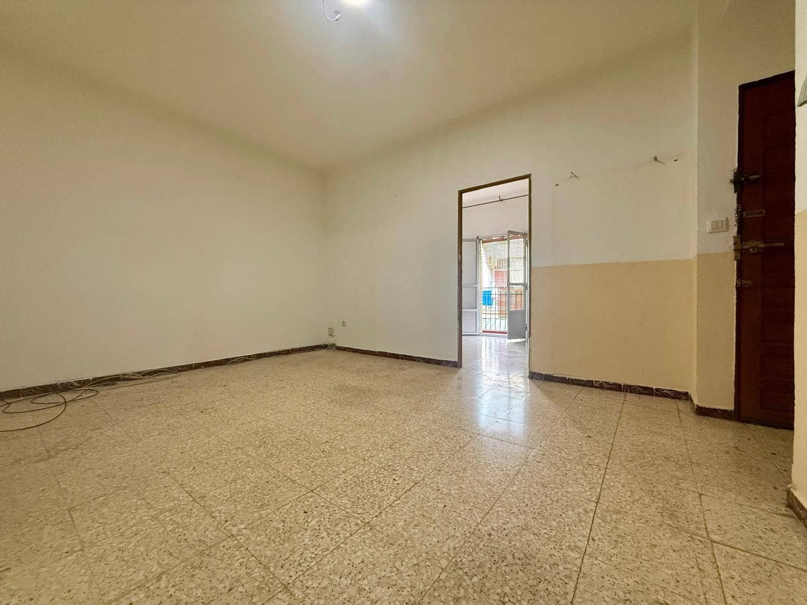 2 bedroom Flat for sale in Seville city - € 75,000 (Ref: 10015662)