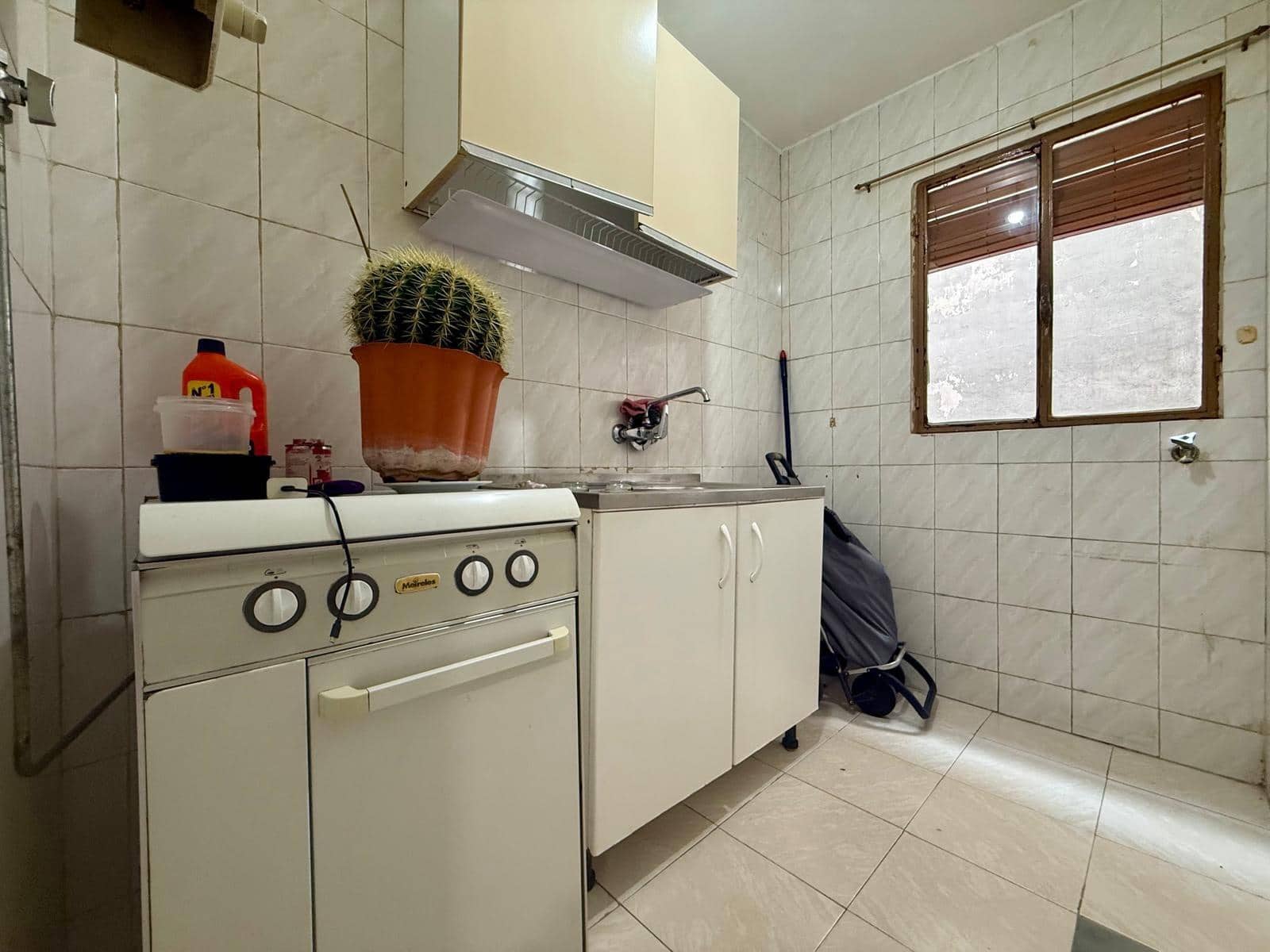 2 bedroom Flat for sale in Seville city - € 75,000 (Ref: 10015662)