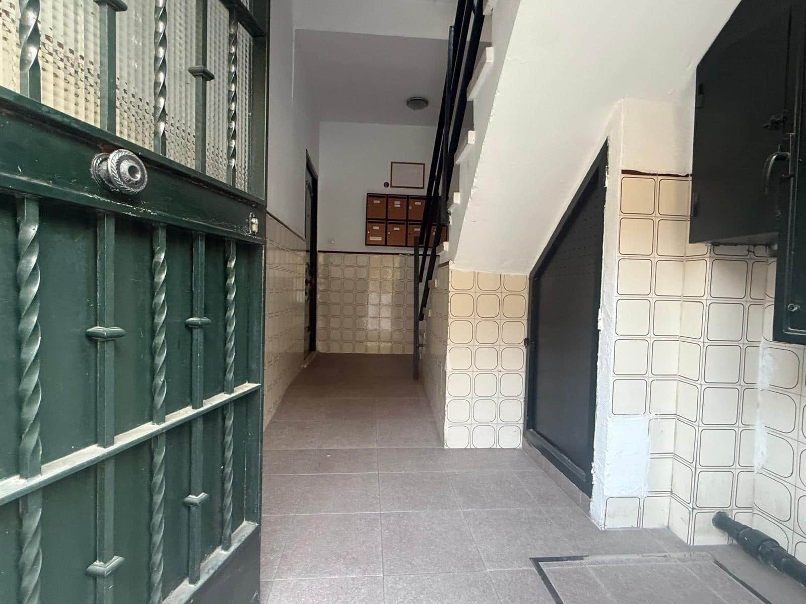 2 bedroom Flat for sale in Seville city - € 75,000 (Ref: 10015662)