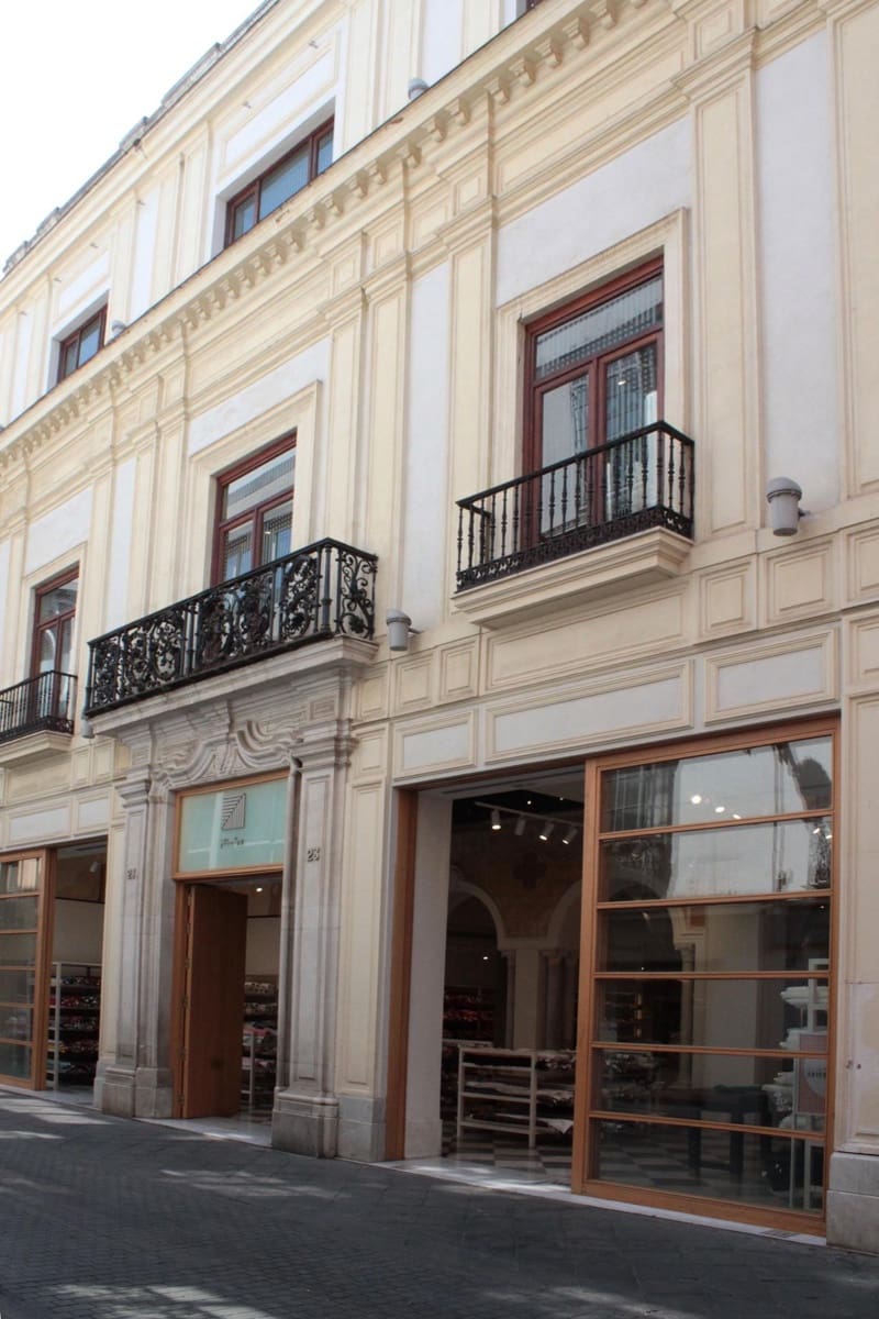 Commercial for rent in Seville city - € 3,250 (Ref: 10021009)