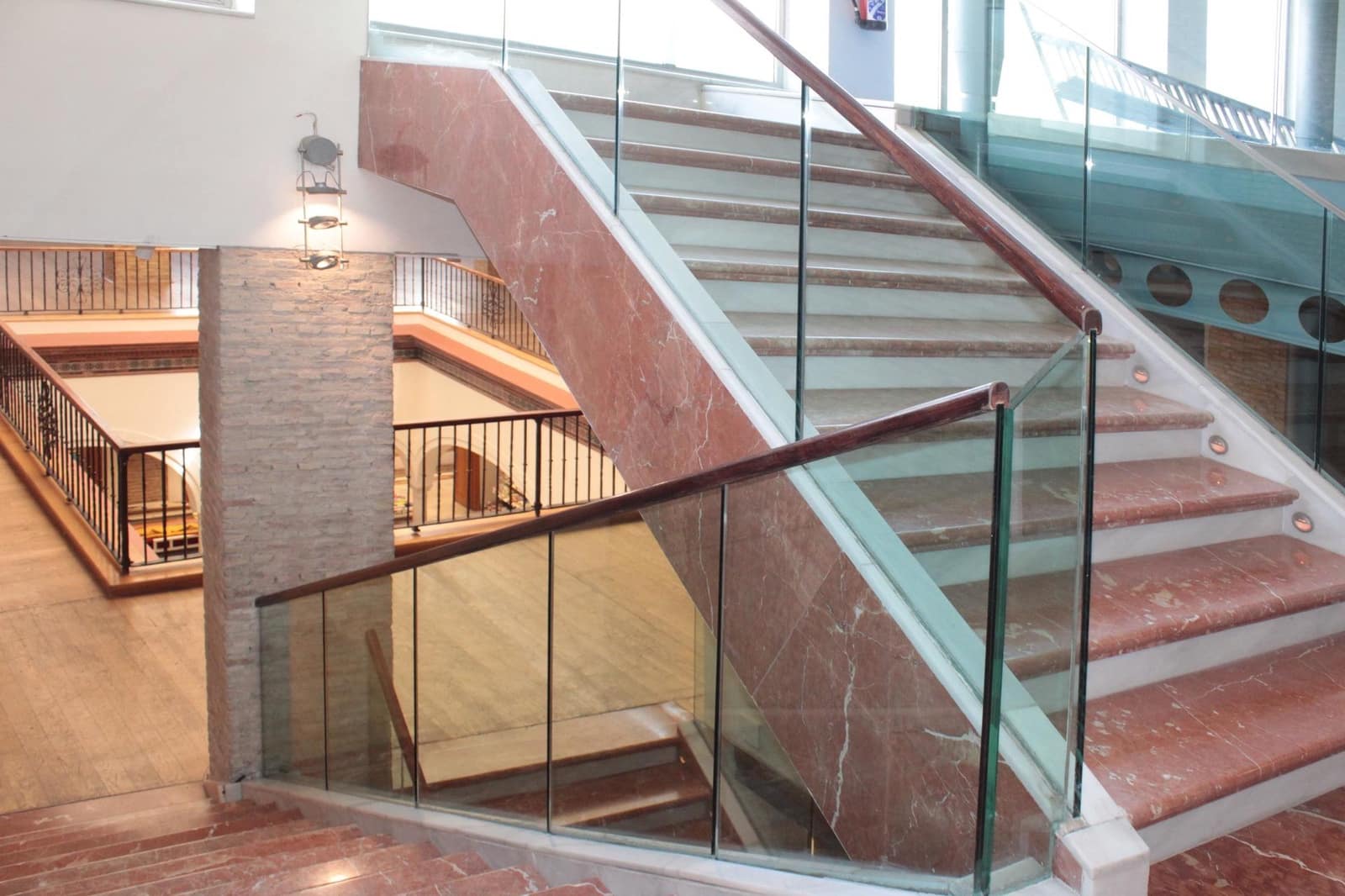Commercial for rent in Seville city - € 3,250 (Ref: 10021009)